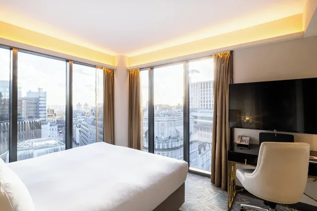 جناح بسرير كينج، Leonardo Hotel London Aldgate 2/4