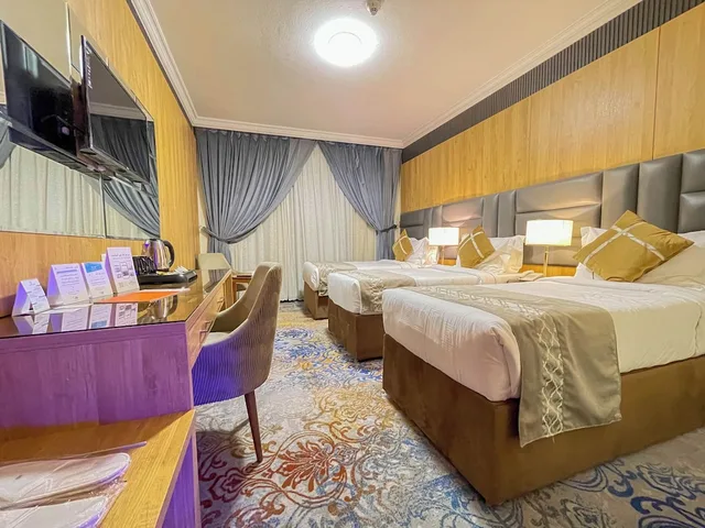 غرفة قياسية ثلاثية بثلاثة أسرّة، فندق زوار العالمي(Zowar Alalami hotel) 5/10