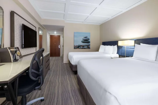 غرفة رباعية بإطلالة على المسبح، Wyndham Boca Raton 2/5