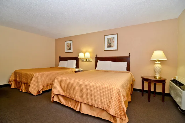 Room, Queen Bed, Smoking, Americas Best Value Inn Smithfield 3/4