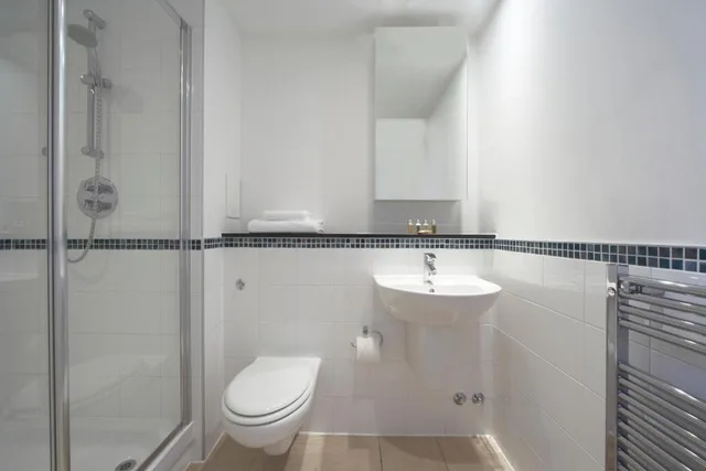 غرفة بغرفة نوم واحدة مع أريكة، Marlin Apartments Queen Street St Paul's 2/4