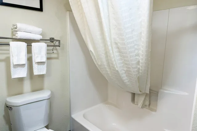 جناح بسرير كينج، OYO Hotel Rome West GA 7/7