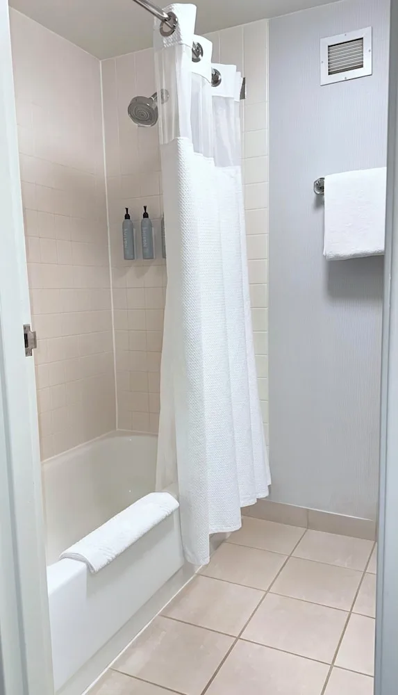 غرفة بسريرين كوين لذوي الإعاقة، Courtyard Fishkill by Marriott 5/6