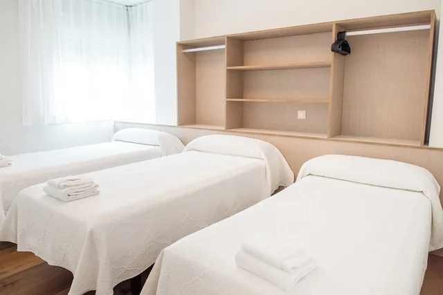 شقة بريميوم بخمسة أسرّة بإطلالة على الشاطئ بغرفتي نوم، Suaces Apartamentos Turirticos 3/8