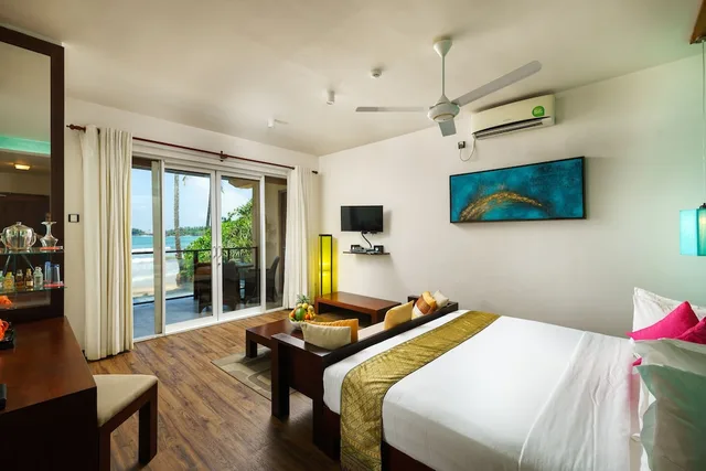 Deluxe, Sea View, Hot Tub, Coco Bay Unawatuna 2/7