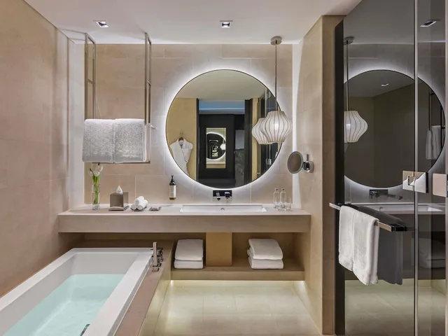 جناح رئاسي بسرير كينج وسريرين منفصلين بغرفتي نوم، فيرمونت الرياض(Fairmont Riyadh) 7/7