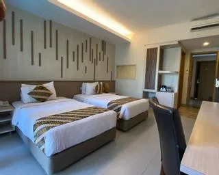 Superior, Twin Beds, Pool Access، Grand Laguna Hotel And Villa 1/2