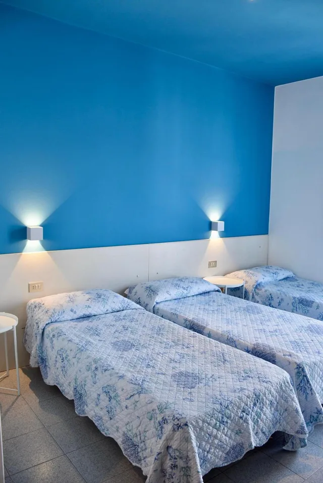 غرفة ثلاثية، HOTEL PORTOFINO 5/10