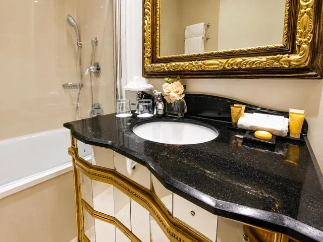 Semi Basement, Queen Bed، Ashburn 3/5