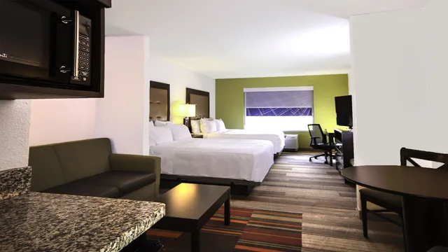 جناح بسريرين كوين، Holiday Inn Express & Suites New Martinsville 5/10