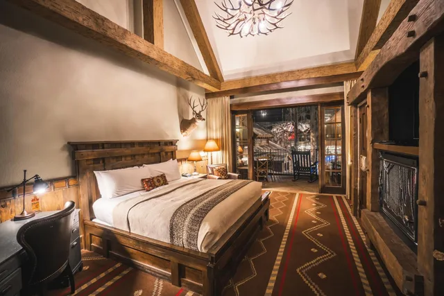 غرفة داخلية بسرير كينج لذوي الإعاقة، Big Cypress Lodge 1/7