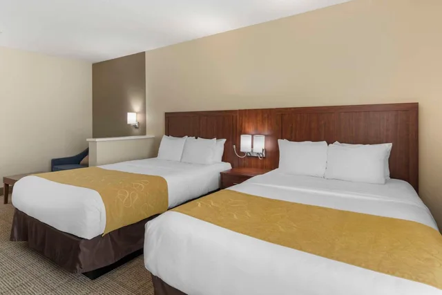 جناح بسريرين كوين مع أريكة، Comfort Suites Tulare Sequoia Gateway 1/9