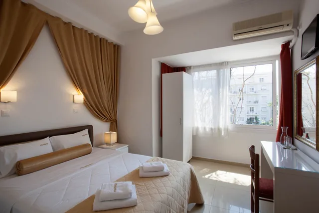 غرفة سوبيريور بسرير مزدوج، Metropolis Hotel 1/2