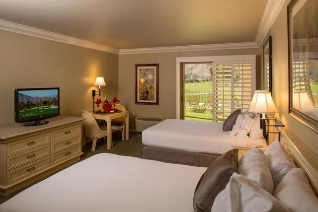 غرفة بسرير مزدوج بإطلالة على المدينة، Indian Wells Resort Hotel 1/8