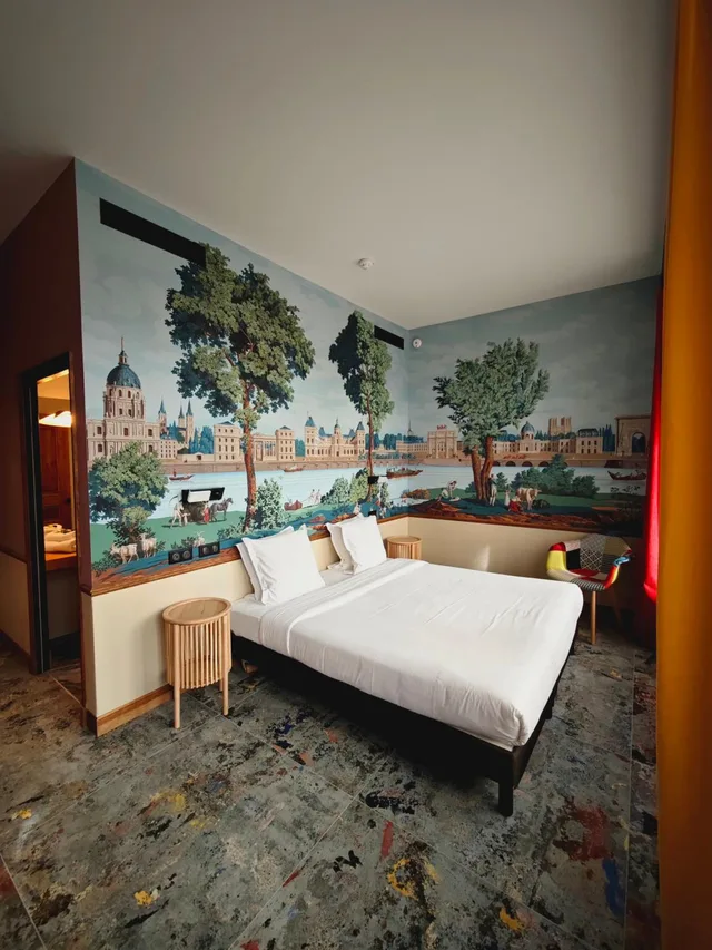 Semi Room, Deluxe, Semi Double Bed, City View، Relais Monceau 1/2