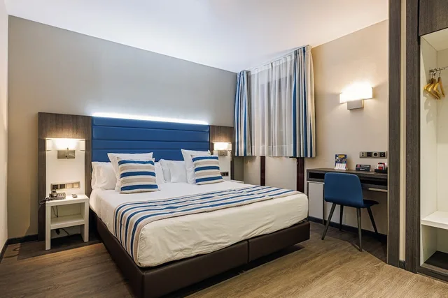 غرفة أساسية بسرير كينج في الطابق الأرضي، Hotel Ronda Lesseps 5/10