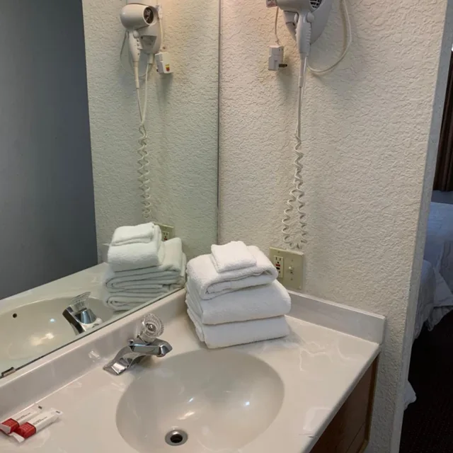 غرفة قياسية بسرير كوين، Plaza Inn Lordsburg 2/3