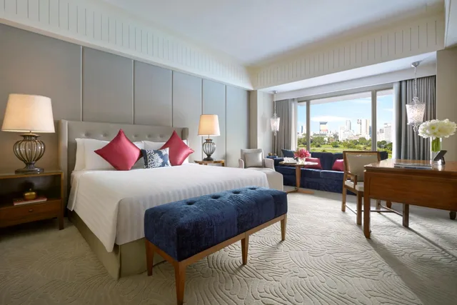 Kasara, Anantara Siam Bangkok Hotel 1/2