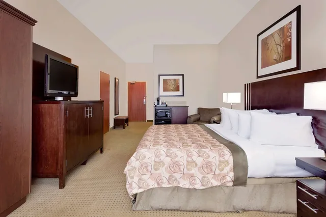جناح بسرير كينج، Ramada Lac La Biche 1/10