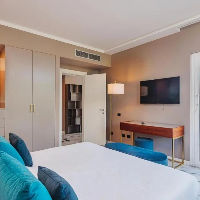 جناح تنفيذي بشرفة مع أريكة، Hotel Excelsior 1/7