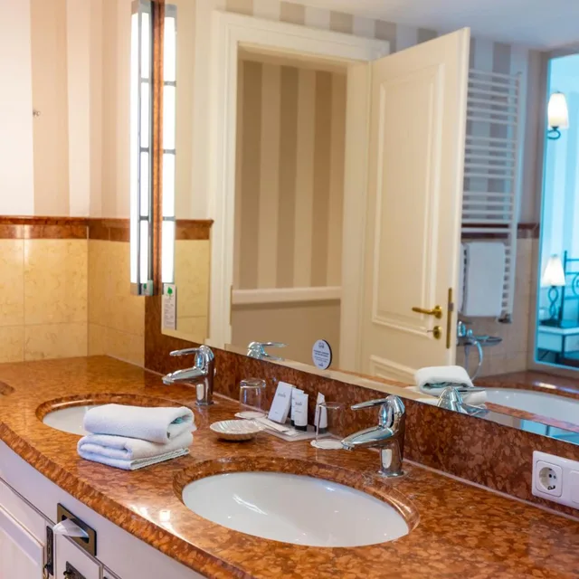 جناح مع أريكة، Hotel Vier Jahreszeiten Kuhlungsborn 3/6