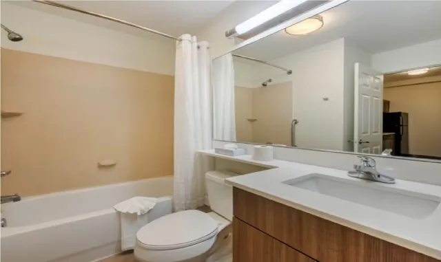 استوديو بسرير كوين لذوي الإعاقة، Candlewood Suites Fort Myers - Sanibel Gateway, an IHG Hotel 2/2