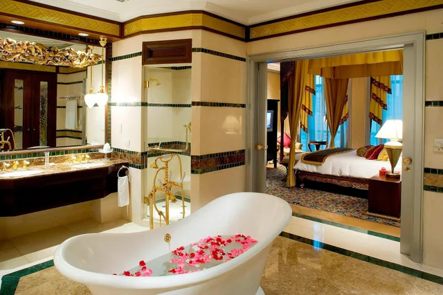 2 Bedrooms, Club, Suite, 2 Double Beds, Club Lounge Access, THE ATHENEE HOTEL, A LUXURY COLLECTION HOTEL BANGKOK 3/4