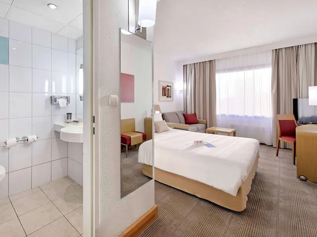 غرفة قياسية بسرير كوين، NOVOTEL KATOWICE CENTRUM 4/4