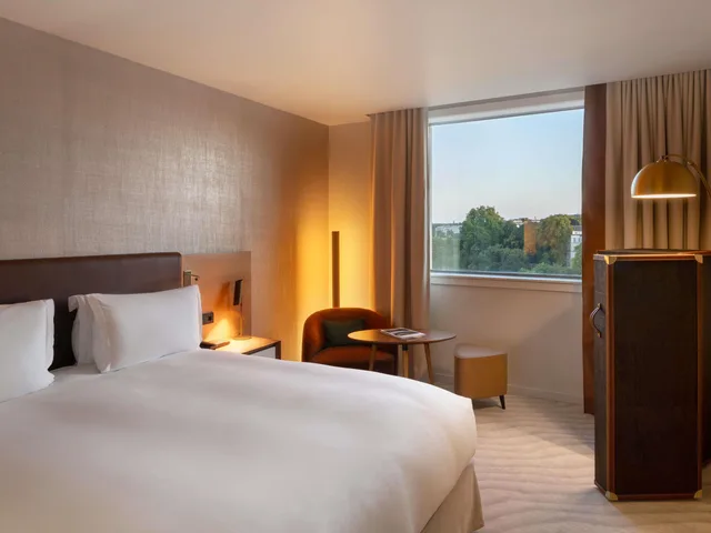 غرفة سوبيريور بسرير كينج، Sofitel Luxembourg Le Grand Ducal 2/10