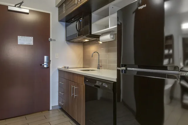 جناح بسرير كينج، MainStay Suites Coeur d Alene, ID 7/9