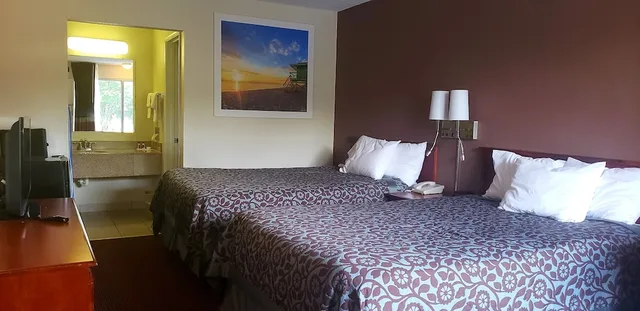Room, 2 Double Beds, Days Inn By Wyndham Ashland 4/5