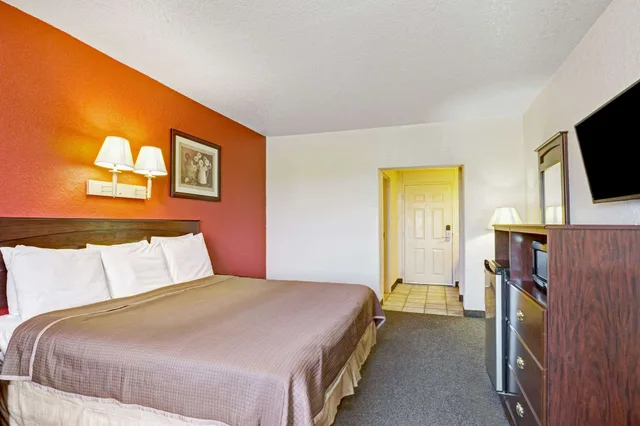 غرفة قياسية بسرير كينج للمدخنين، Howard Johnson By Wyndham Galveston 2/10