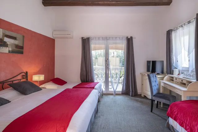 غرفة رباعية بسرير كوين وسريرين منفصلين، Les Bastides St. Paul 1/10