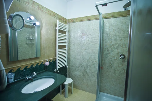 جناح جونيور بإطلالة على المسبح بشرفة، PALACE HOTEL SAN MICHELE 2/2