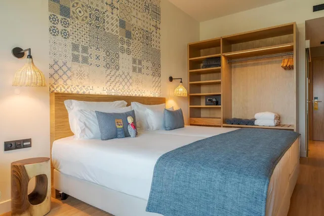 Room, Double Bed, Lateral Side Sea View، Sentido Galosol 4/8