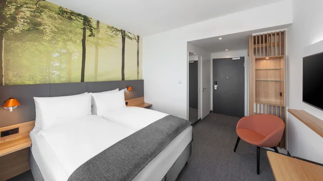 Standard, Single Bed, Holiday Inn Munich Leuchtenbergring, an IHG Hotel 1/2