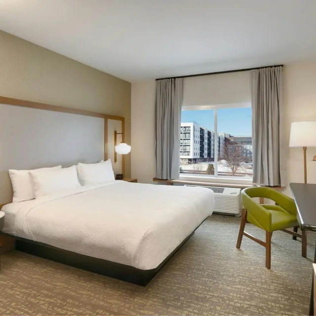 غرفة بسرير كينج بحوض استحمام لذوي الإعاقة، Fairfield Inn And Suites Denver West Federal Center 1/4