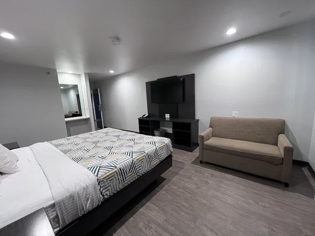 غرفة ديلوكس بسرير كينج، Motel6 Bullhead City, AZ 3/8