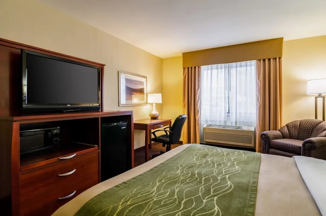 غرفة قياسية بسرير كينج، Quality Inn & Suites Colby, KS 6/9
