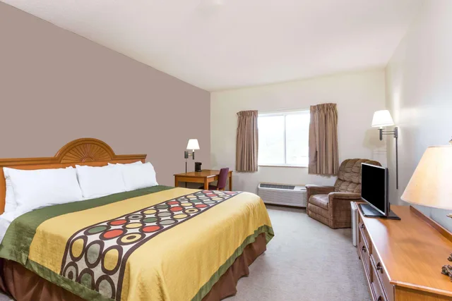 غرفة بسرير كينج، Quality Inn Huntington University Area 1/1