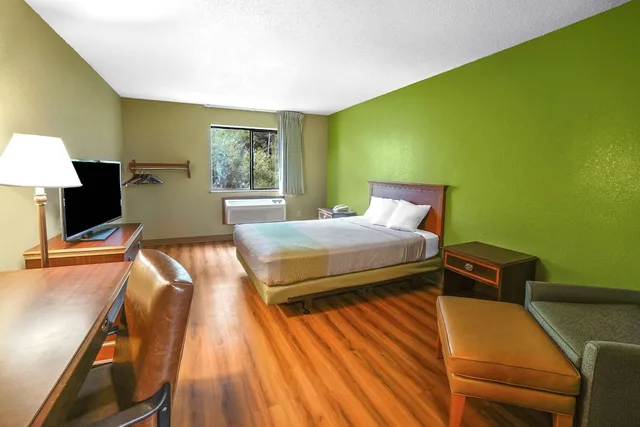 غرفة بزنس بسرير كينج، Motel6 Morehead, KY 7/10