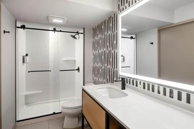 غرفة تنفيذية بسريرين كوين، Atwell Suites Austin Airport, an IHG Hotel 9/9