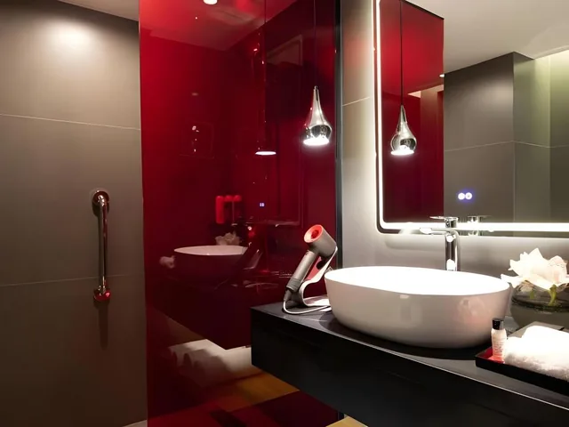 غرفة كومفورت بسرير كوين، Jinjiang Metropolo Hotel Shanghai Baiyulan 4/6