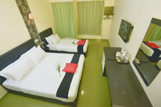 غرفة بريميير ثلاثية بسرير مزدوج وسرير فردي، Sastria Hotel 2/4