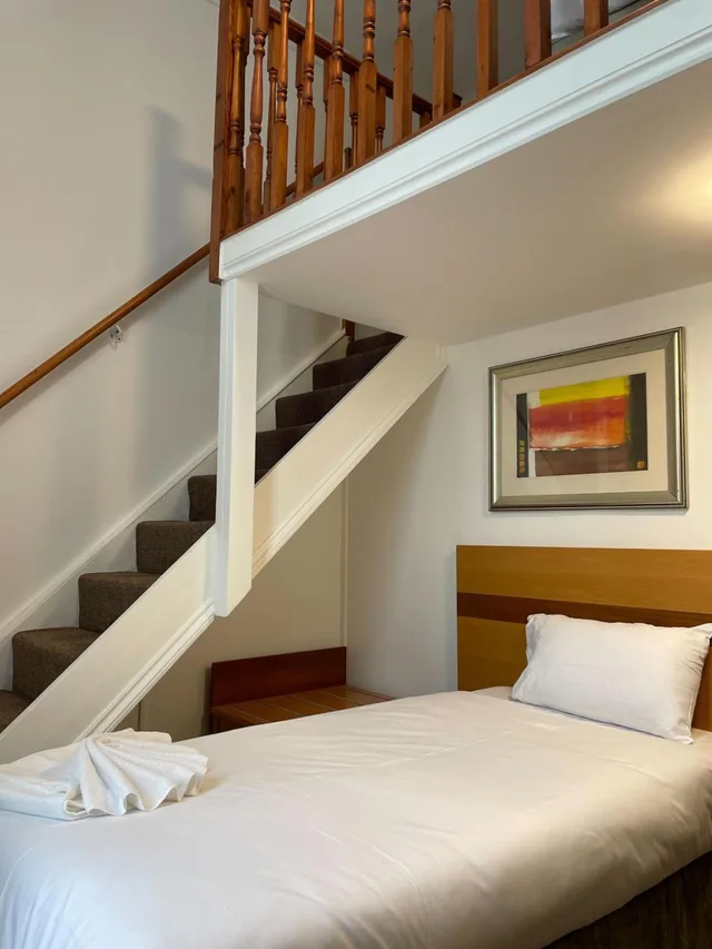 دوبلكس، Pembridge Palace Hotel 4/8