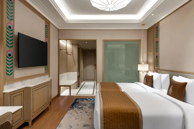 Mew, Superior, King Bed, Pool View، Wyndham Grand Udaipur Fateh Sagar Lake 5/8