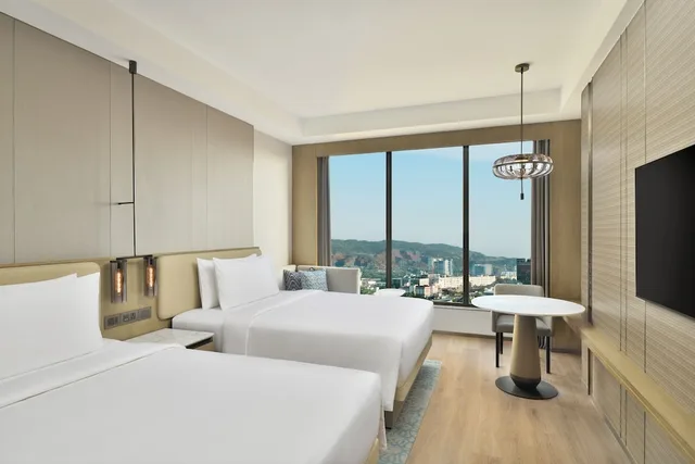 Premier, Twin Beds, Hill View، Navi Mumbai Marriott Hotel 1/4