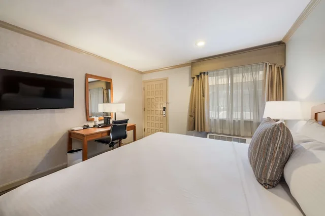 غرفة قياسية بسرير كينج لذوي الإعاقة، Surestay Plus Hotel By Best Western Mountain View 1/7
