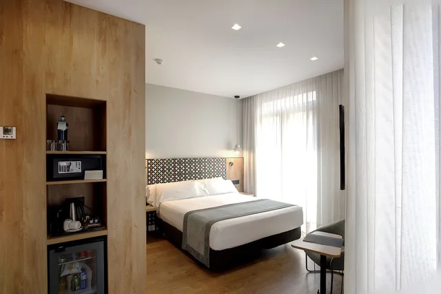 Superior, King Bed, Private Pool, Catalonia Excelsior 7/10