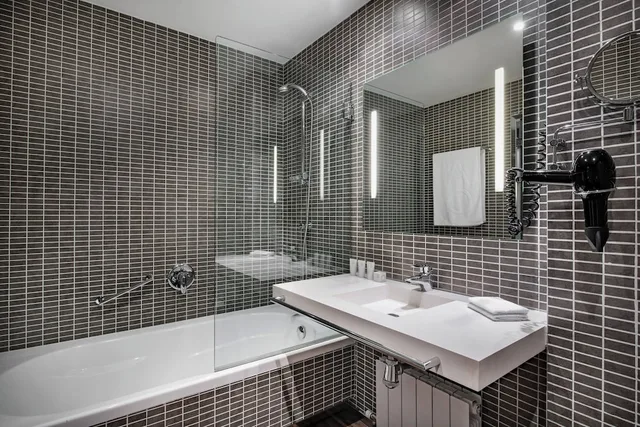 غرفة قياسية بسرير كوين، AC Hotel Burgos by Marriott 3/3